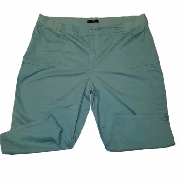 Lee flex comfort Plus-size‎ 26 sage green capris - Picture 1 of 5